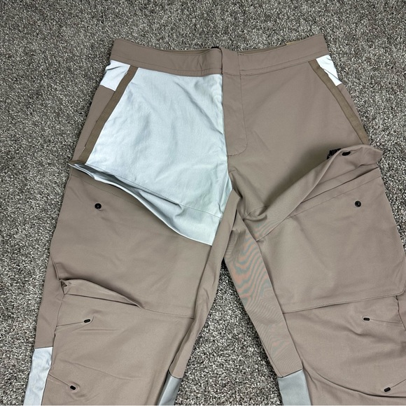 Nike Sportswear Tech Pack Mens Reflective Cargo Pants Size 34 Large DO4884-087 - Picture 10 of 15
